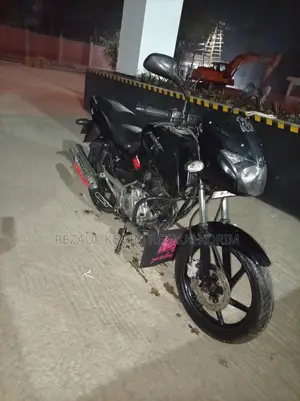 Bajaj Pulsar 150 . 2013