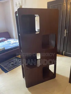 শোকেস