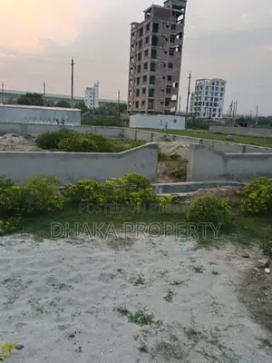 সেক্টর-১৬/এইচ-এ ৬০ ফুট রাস্তার পাশে ৩ কাঠার পার্ক ভিউ প্লট