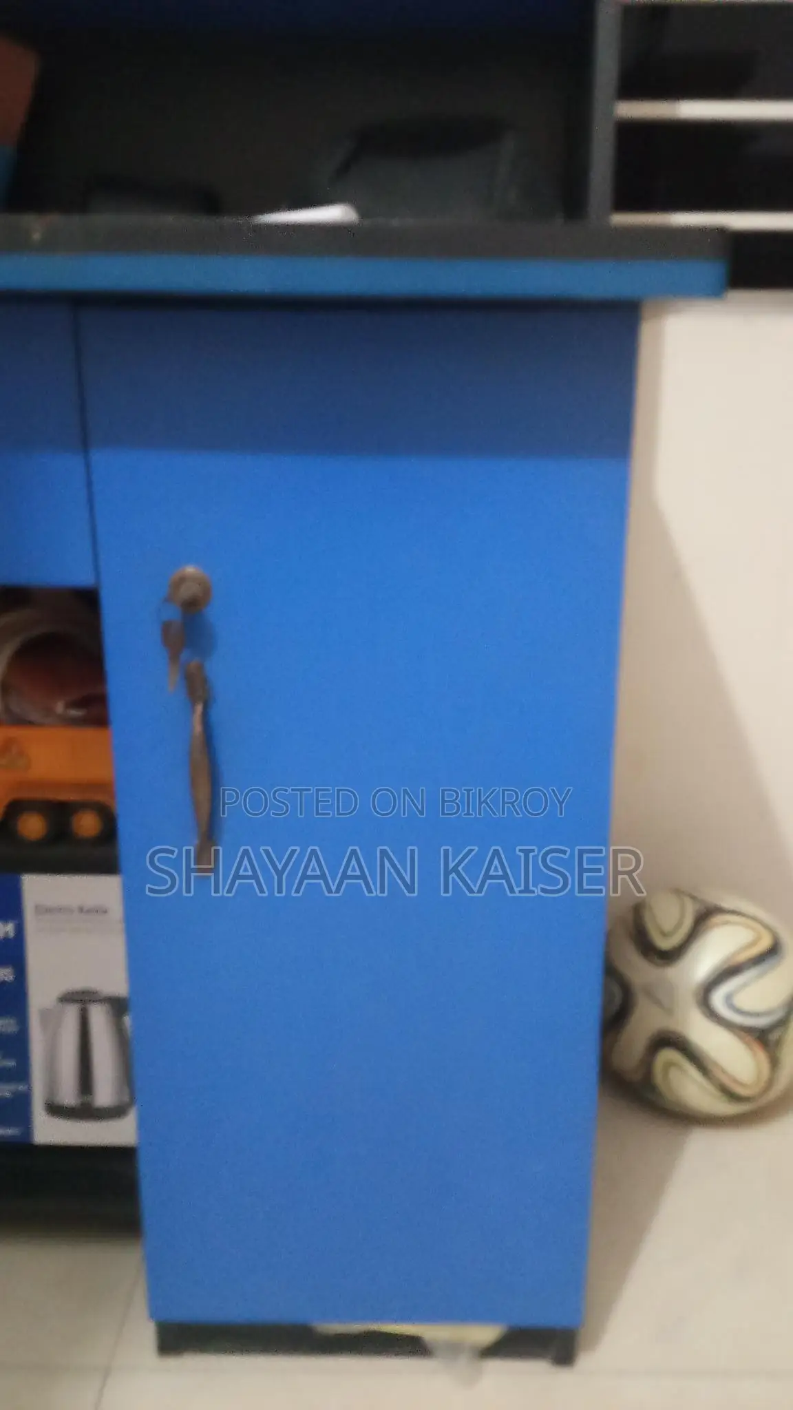 বাচ্চাদের পড়ার টেবিল