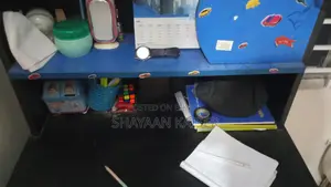 বাচ্চাদের পড়ার টেবিল