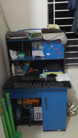 বাচ্চাদের পড়ার টেবিল