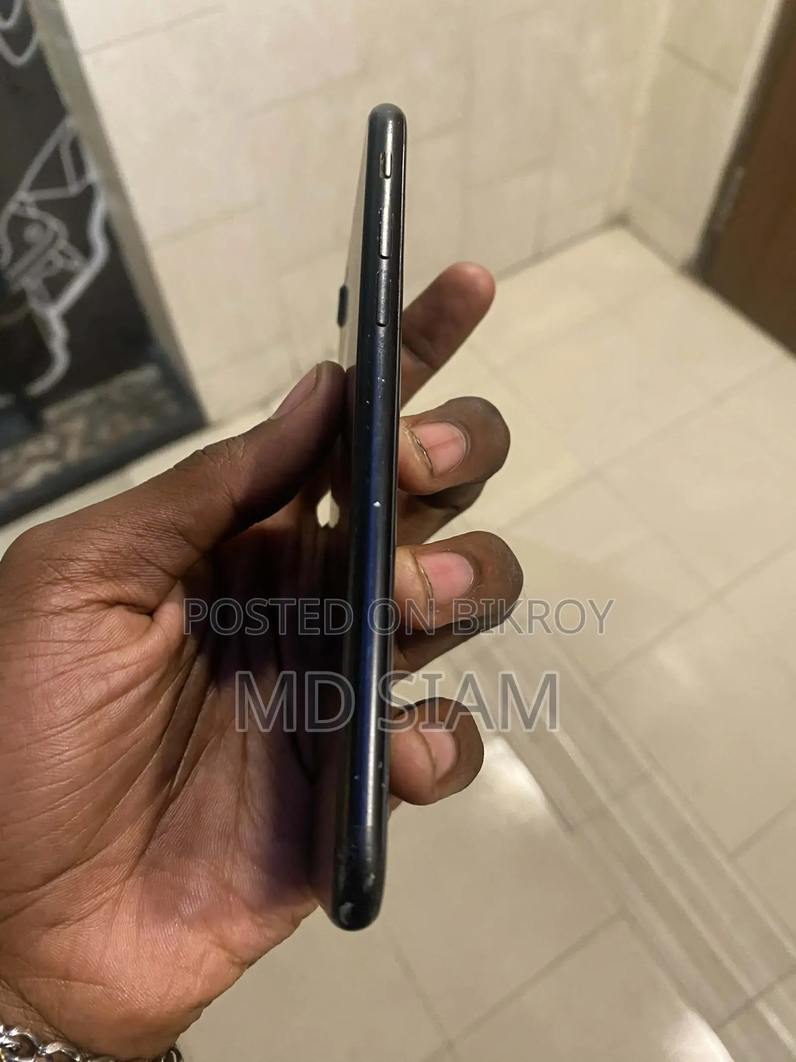 Apple iPhone 7 128GB (Used)