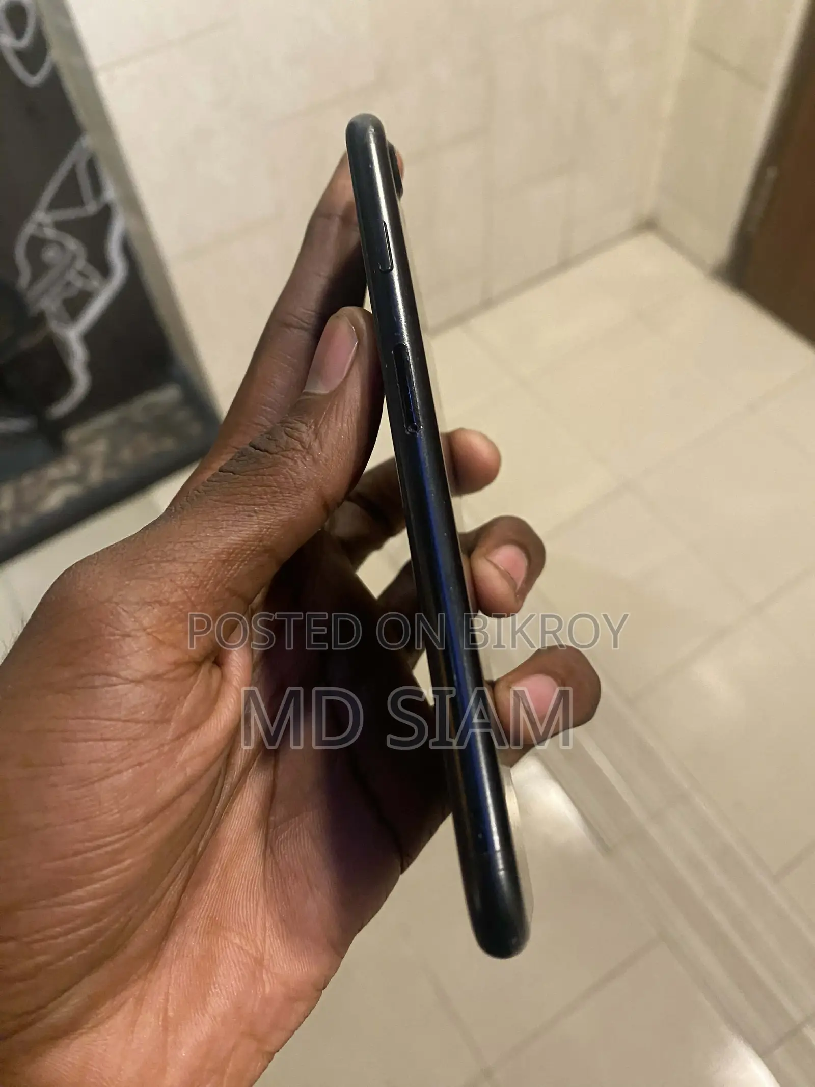 Apple iPhone 7 128GB (Used)