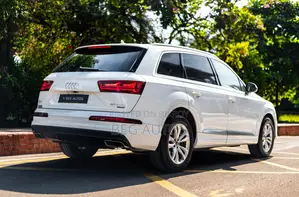 Audi Q7 2.0T Premium AWD Quattro 2018 White