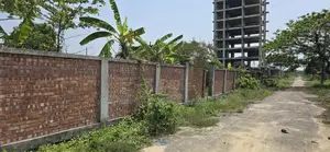 South-facing 5 Katha plot in Sector 18 for urgent sale.