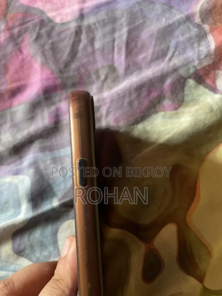 Apple iPhone 6S (Used)