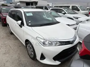 Toyota Fielder Ex Hybrid White 2021