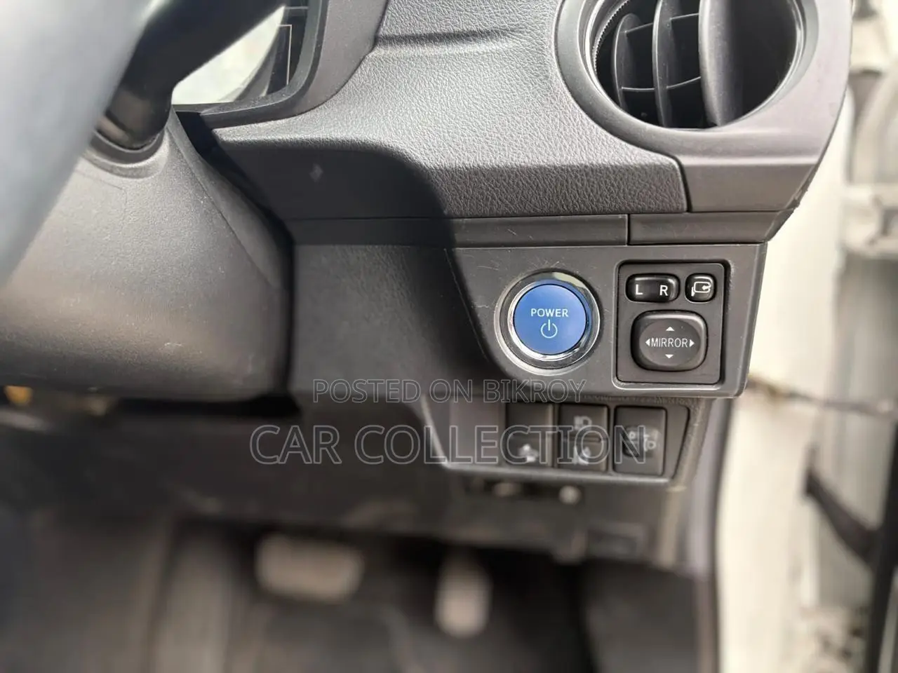 Toyota Fielder Ex Hybrid White 2021
