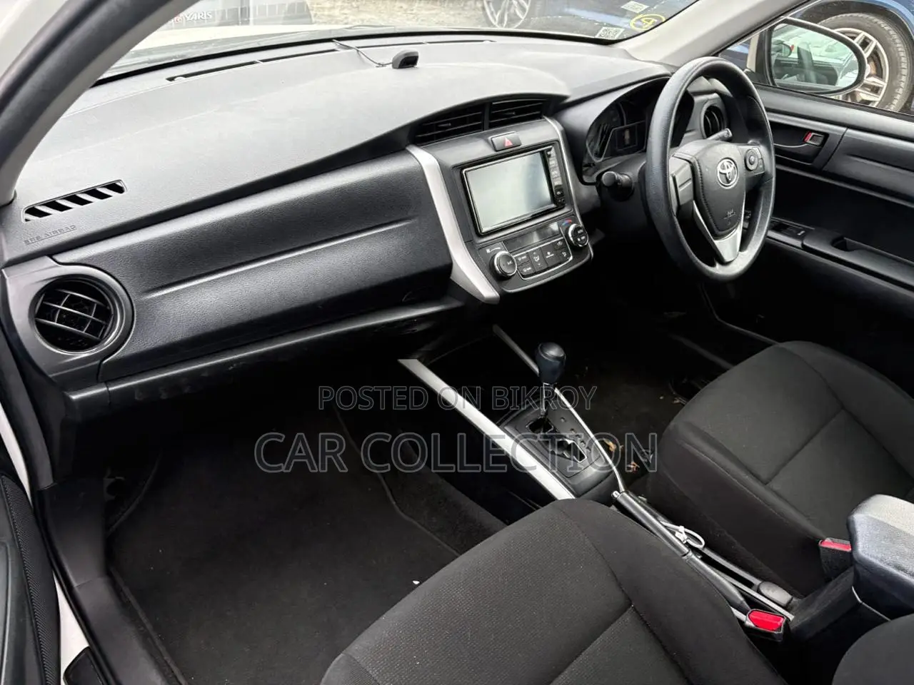 Toyota Fielder Ex Hybrid White 2021