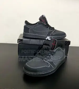 Travis Scott Black Phantom