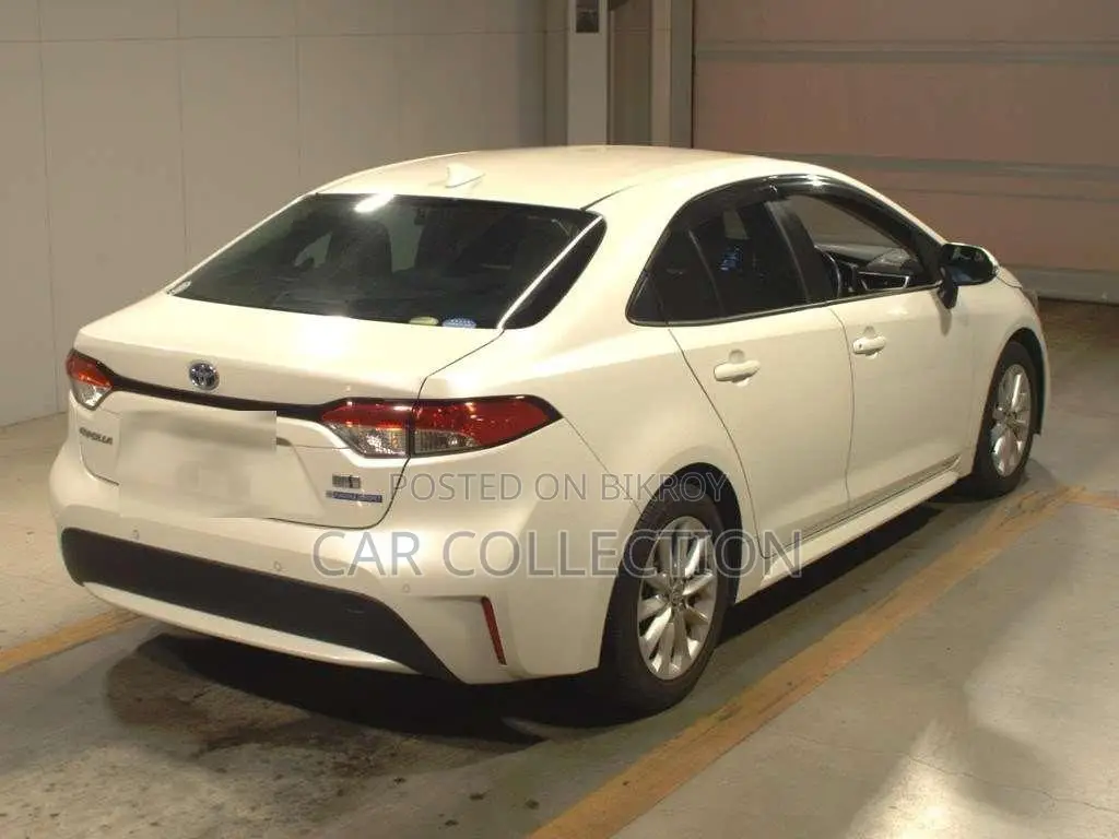 Toyota Corolla S Hybrid Pearl 2020