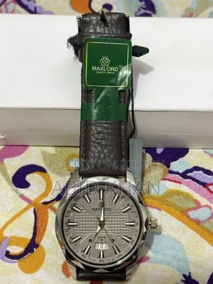 অ্যানালগ ঘড়ি বিক্রির জন্য