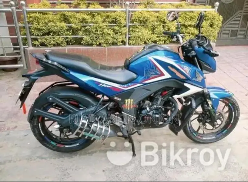 Honda Hornet . 2018