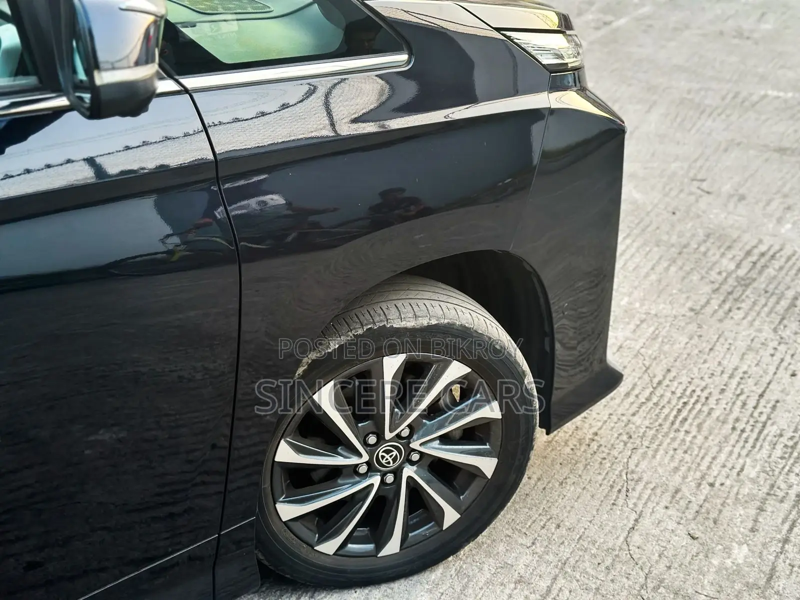 Toyota Voxy SZ FULL LOAD 35000KM 2021