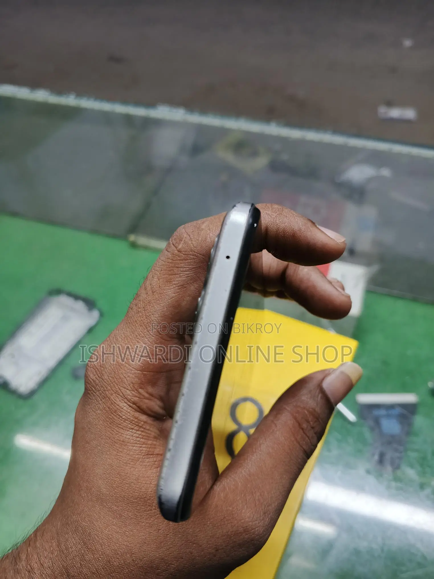 Realme 8 Full box (Used)