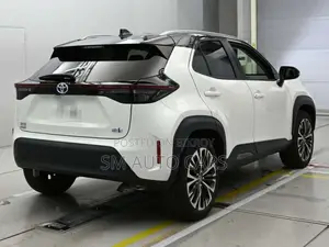 Toyota Yaris Cross Z Pearl & Black 2022