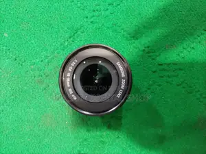 Samsung Nx100 mirrorless camera
