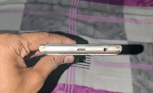 Samsung Galaxy J7 Max . (Used)