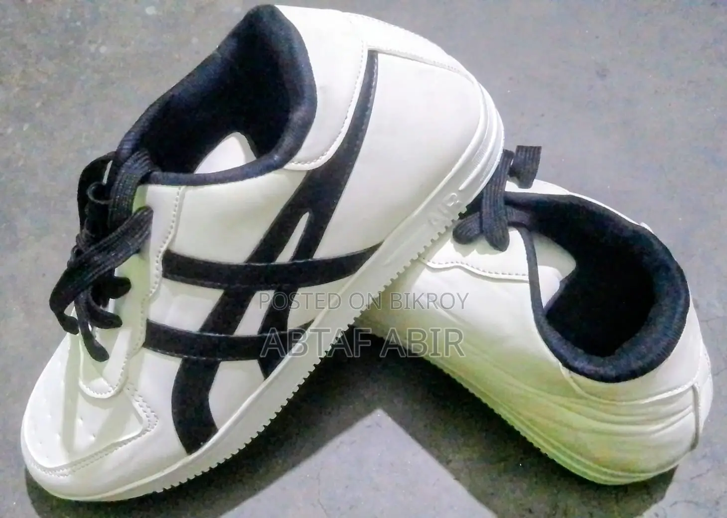 Classic & premium sneakers