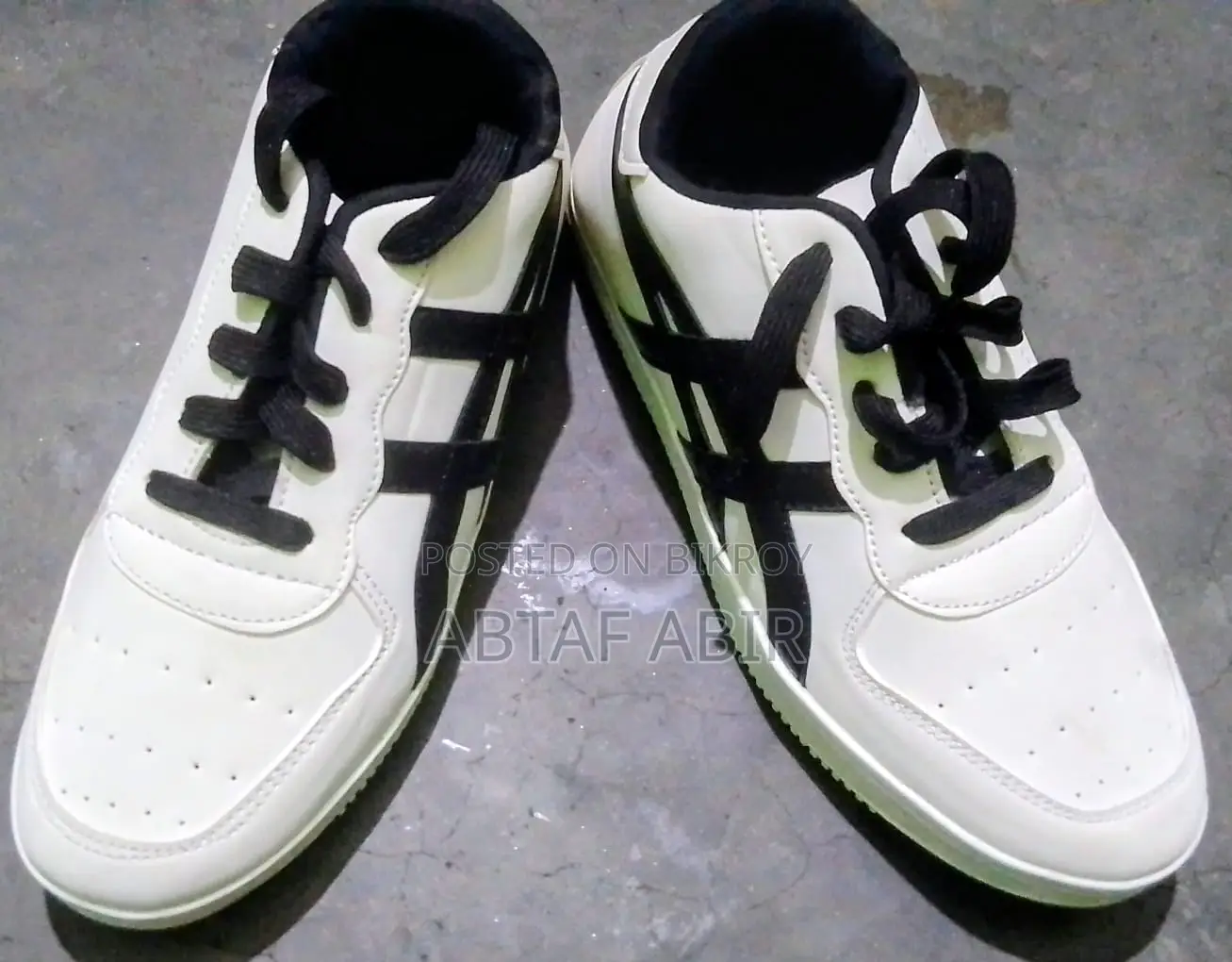 Classic & premium sneakers