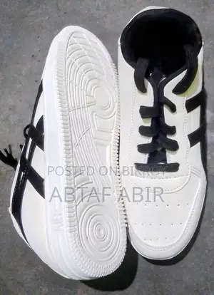 Classic & premium sneakers