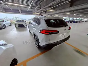 টয়োটা করোলা ক্রস জেড লেদার সানরুফ ২০২৬