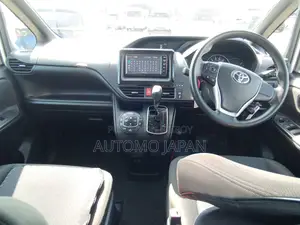 Toyota Noah X 2021
