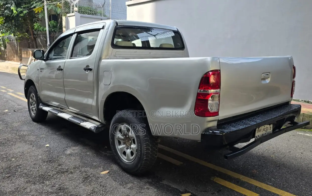 Toyota Hilux Double Cabin Pickup 2007