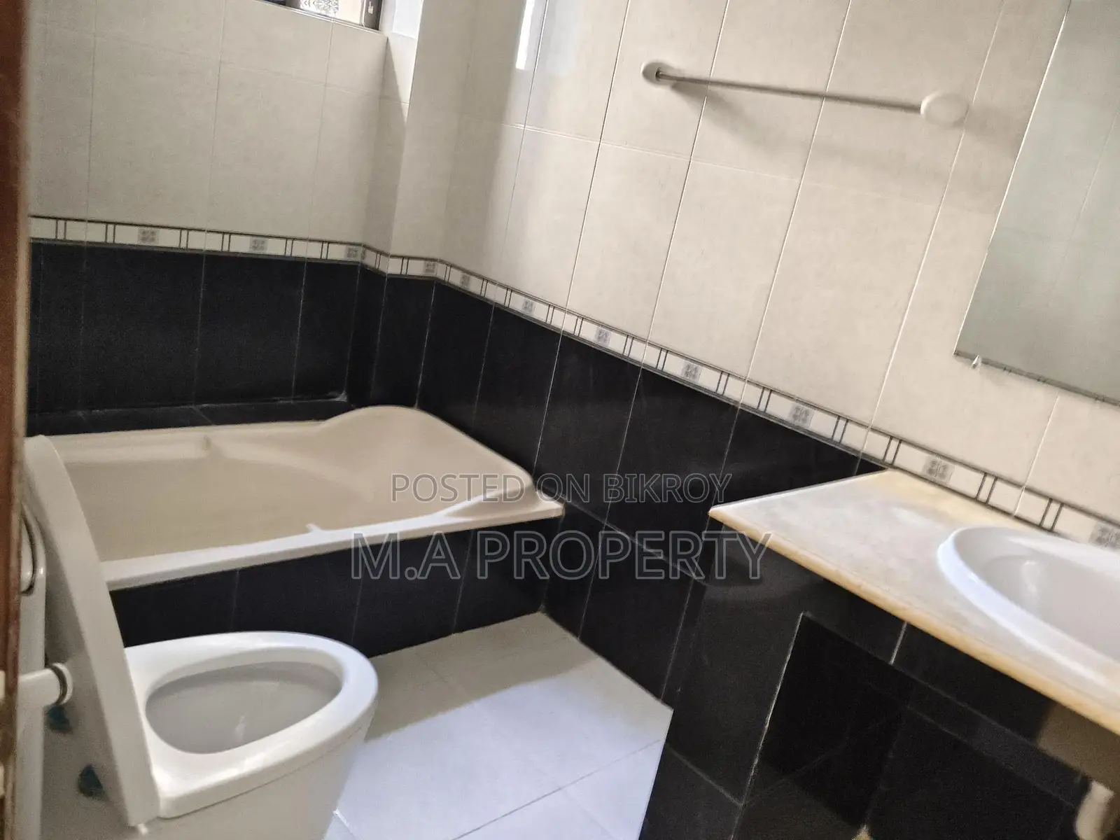 Rent Apartment 3-Bed, 2-Carpark, 3000sqft