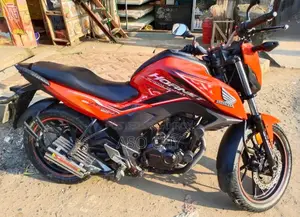 Honda Hornet / 2018