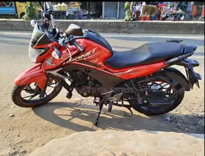 Honda Hornet / 2018