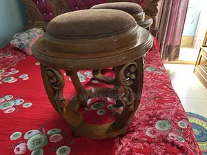 হ্যান্ডমেড স্টুল