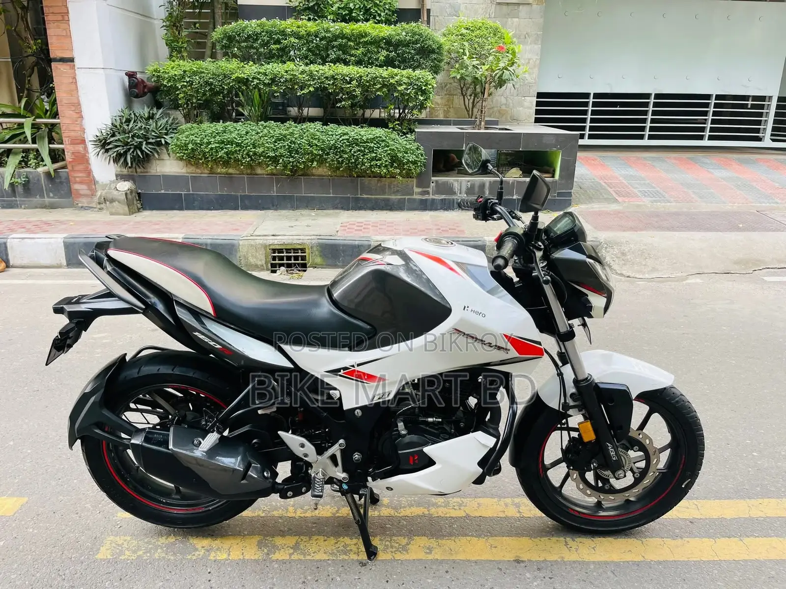 Hero Thriller 160R Refresh 2023 White