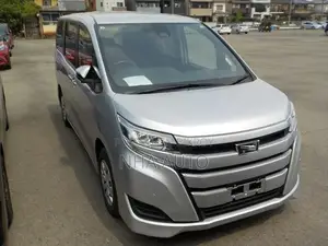 Toyota Noah HYBRID X PACKAGE 2021
