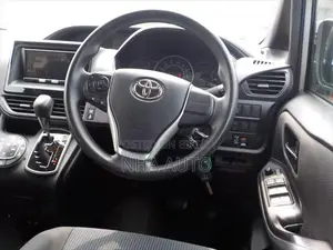 Toyota Noah HYBRID X PACKAGE 2021