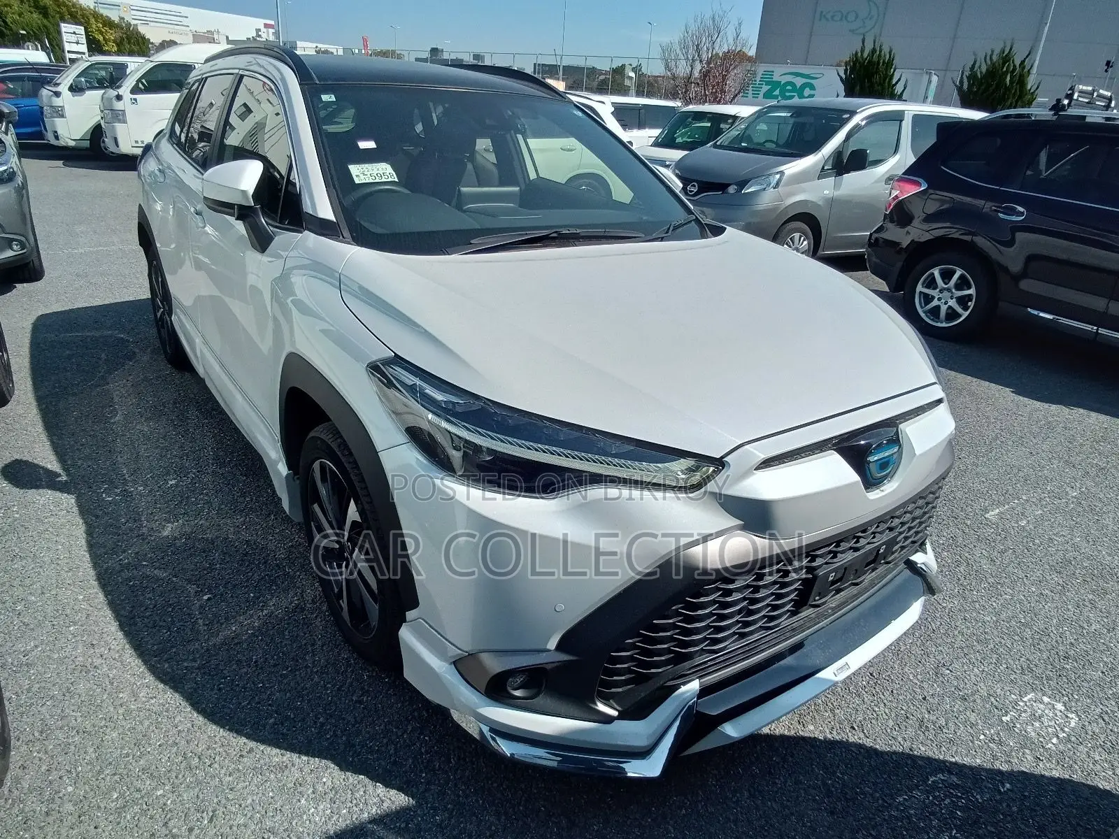 Toyota Corolla Cross Z লেদার HV পার্ল ২০২৩