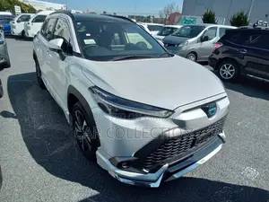 Toyota Corolla Cross Z লেদার HV পার্ল ২০২৩