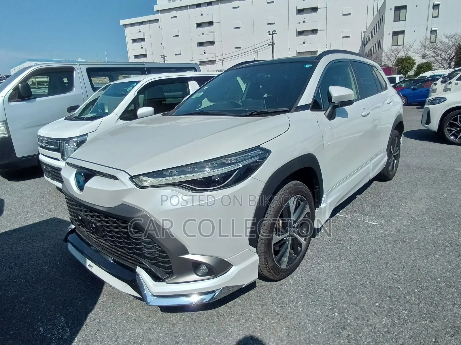 Toyota Corolla Cross Z লেদার HV পার্ল ২০২৩