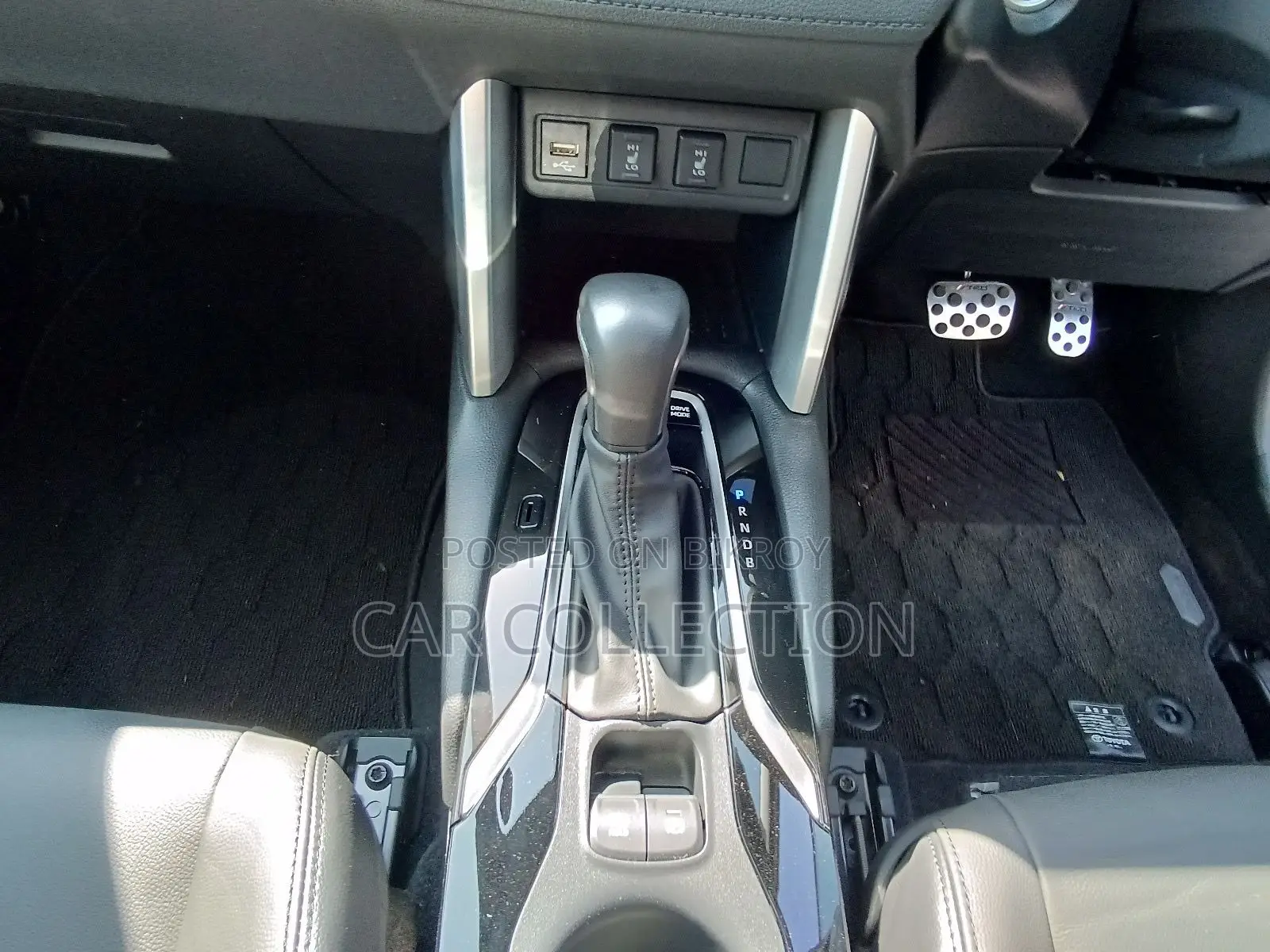 Toyota Corolla Cross Z লেদার HV পার্ল ২০২৩