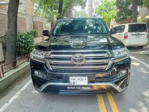 Toyota Land Cruiser VX-V8 (Diesel Turbo) 2018