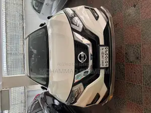 Nissan X-Trail White 2017