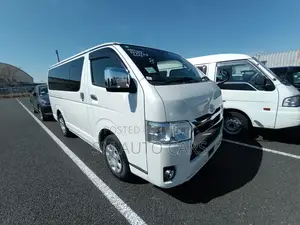Toyota Hiace Super GL Pearl 2021