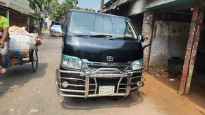 Toyota HiAce 2005 Black