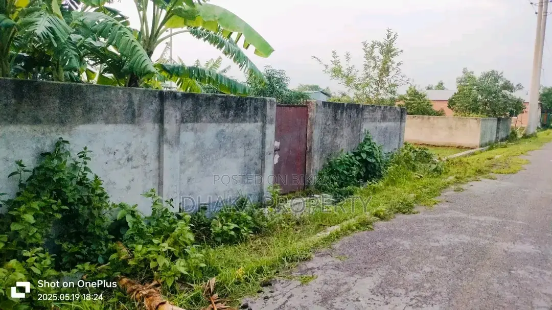 30ft Rd 5 Katha Park South at Sector- 22