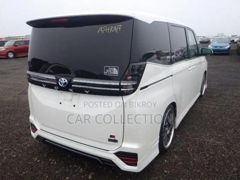 Toyota Voxy S-Z MODELLISTA 2023