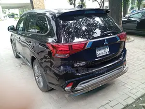 Mitsubishi Outlandar . 2019