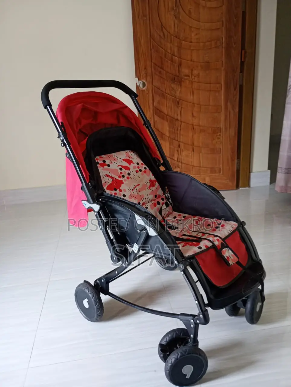 বেবি স্ট্রোলার
