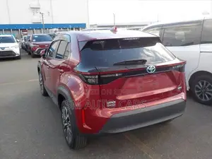 Toyota Yaris Cross Z Red 4 Point 2021
