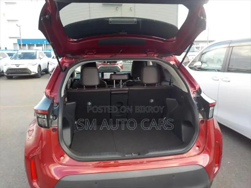 Toyota Yaris Cross Z Red 4 Point 2021